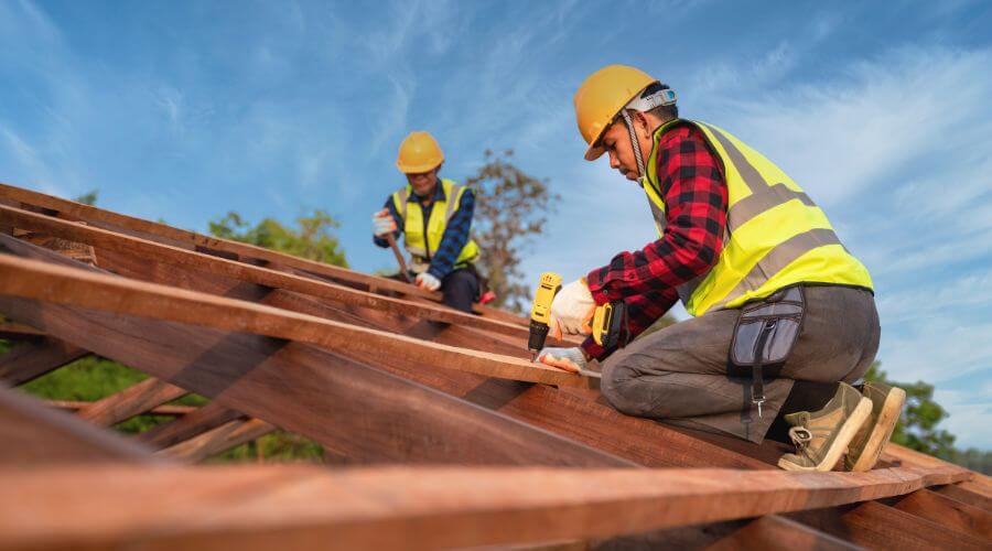Professional Flat Roofing Installation services in Holly Bluff, MS